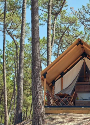 Un bungalow dans un camping à Biscarrosse dans les Landes