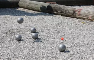 petanque-381156_960_720