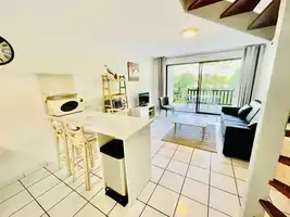 appt-duplex-residence-les-roseaux-sejour-kitchen